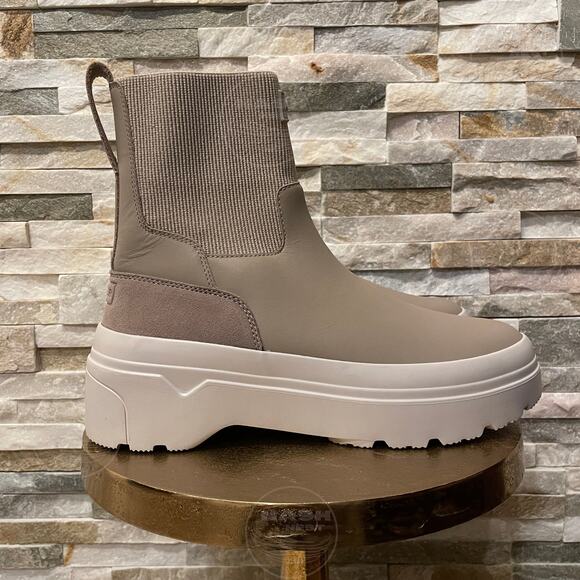 Hunter Women’s 10 Short Platform Flatform Boots | Waterproof Taupe Chelsea Ankle - Picture 1 of 15